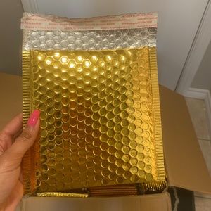 200 Gold Shipping Packages (16x18cm)